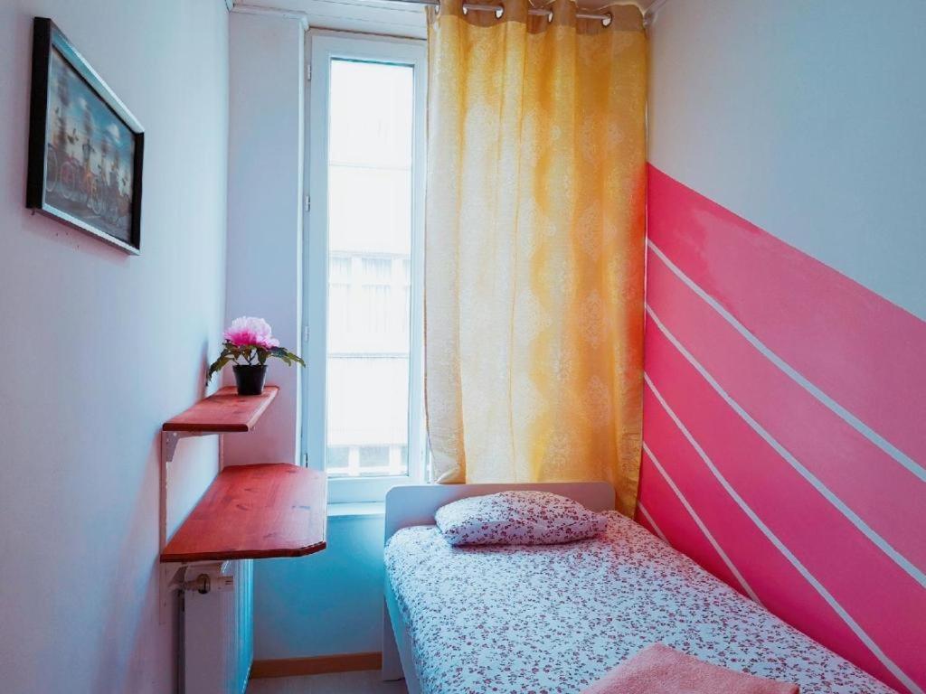 Cozy Rooms With Share The Bathroom And Kitchen Brussels Exterior photo