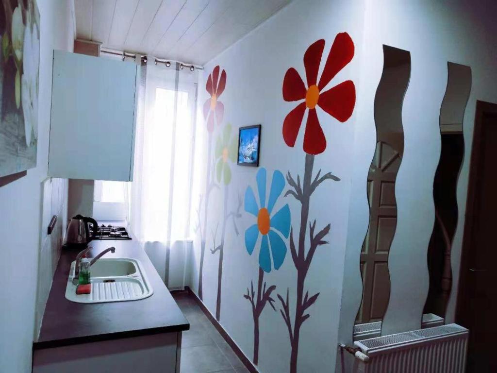Cozy Rooms With Share The Bathroom And Kitchen Brussels Exterior photo